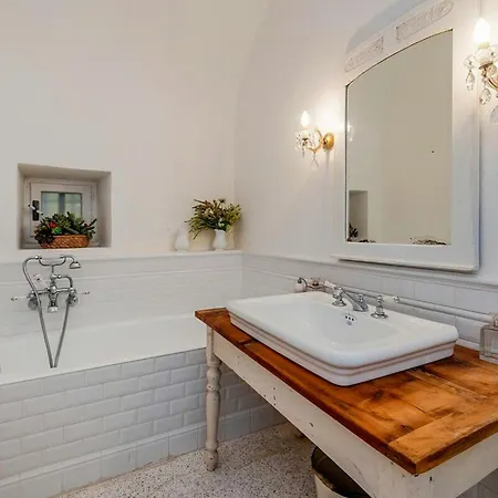 Hébergement de vacances Ligurian With Infinity Pool And Sea Views